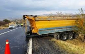 Siverek’te iki kamyonun çarpıştığı kazada 1 kişi öldü!