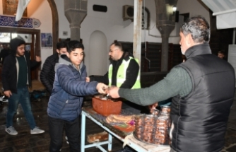 Siverek Belediyesi’nden Berat Kandili ikramı