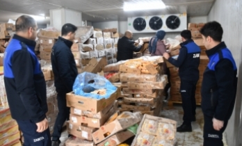 Siverek’te 50 Ton Bozuk Tavuk Ele Geçirildi