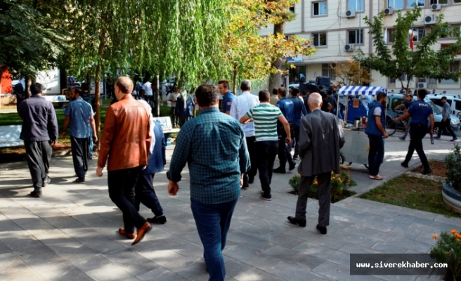 Siverek'te Adliye Önünde Arbede Çıktı Yaralılar Var