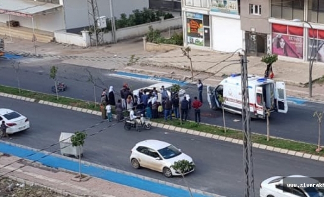 Otomobil ile motosiklet çarpıştı: 2 yaralı