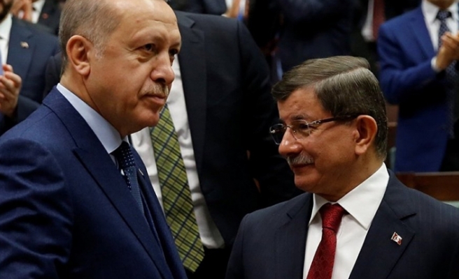 Davutoğlu: Erdoğan istişare sürecini başlatsaydı, kötü gidişi el birliği ile engellerdik