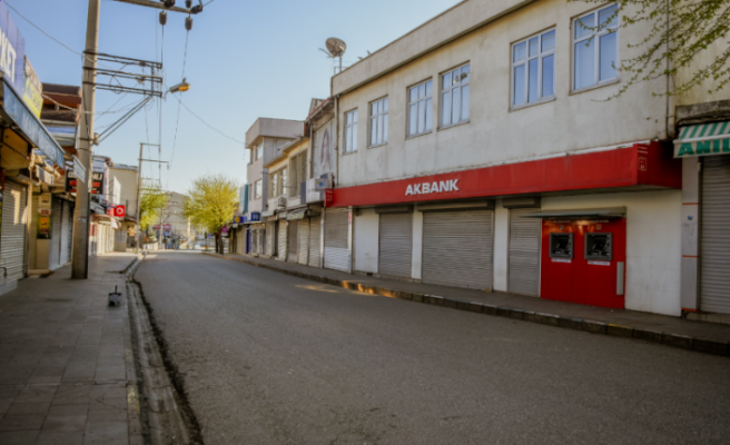 Siverek'te Koronavirüs Tedbirleri Kapsamında İki Cadde Trafiğe Kapatıldı!
