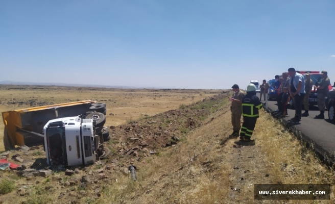 Şanlıurfa'da kamyon şarampole yuvarlandı: 1 Yaralı