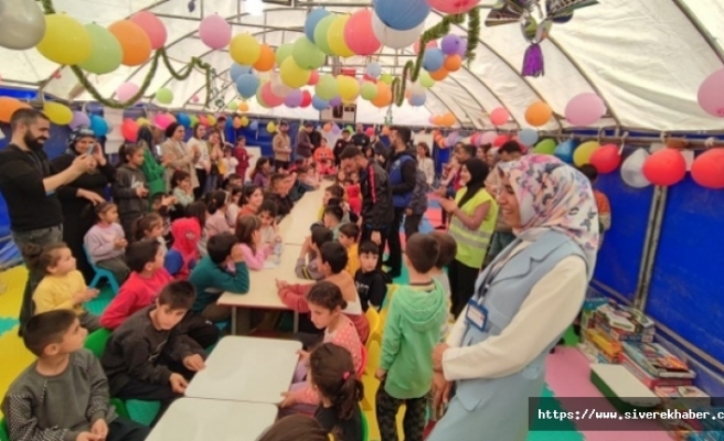 Gönüllü öğretmenlerden deprem bölgesine psiko-sosyal destek