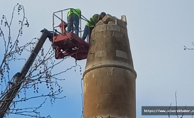 Siverek Sulu Camii minaresi yıkılmaya başlandı