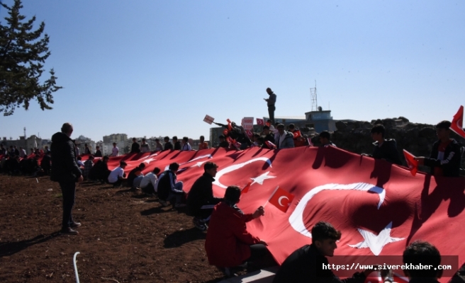 Siverek'te Coşkulu Bir Kutlama: Kaleye Bayrak Yürüyüşü