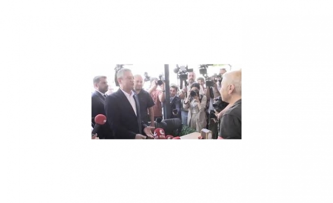 Özgür Özel: Eşim EYT'den emekli oldu