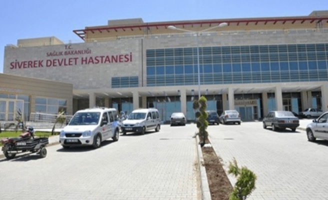 Siverek’te otomobil tarlaya devrildi