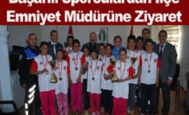 Başarılı Sporculardan İlçe Emniyet Müdürüne Ziyaret 