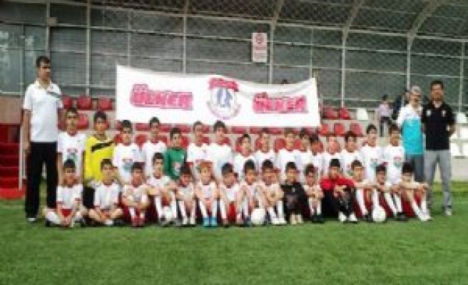 TFF Siverek'te Geleceğin Futbolcularını Yetiştiriyor 