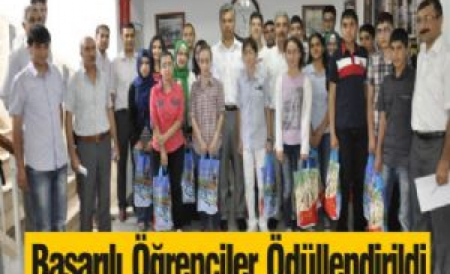 Başarılı Öğrenciler Ödüllendirildi