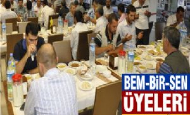 Bem-Bir-Sen Üyeleri İftar Yemeğinde