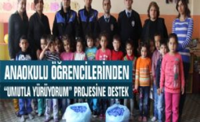  'Umutla Yürüyorum' Projesine Miniklerden Destek