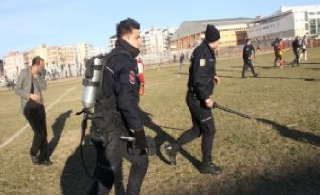 Polis Futbolculara Biber Gazı İle Müdahale Etti