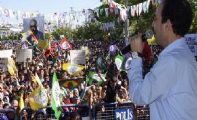 Türk Bayraklı Hdp Mitingi