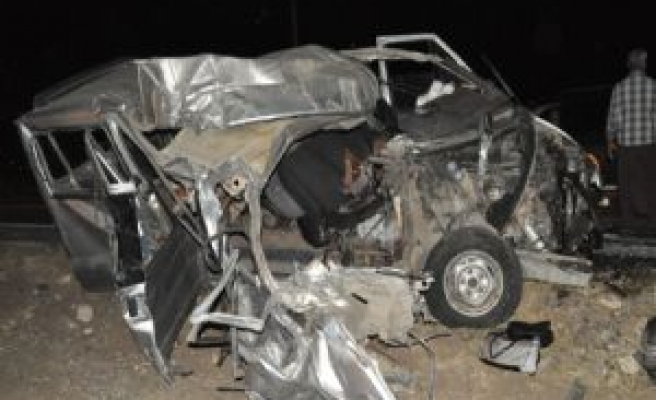 Siverek'te Kaza 2 Ölü, 1 Yaralı