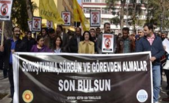 Öğretmenlere Açılan Soruşturmaları Protesto Ettiler