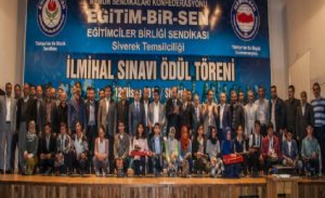 İlmihal Sınavında Ödül Töreni Heyecanı 