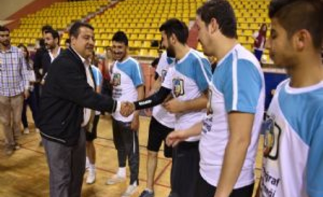 Türk Eğitim-Sen Voleybol Turnuvasında Final 