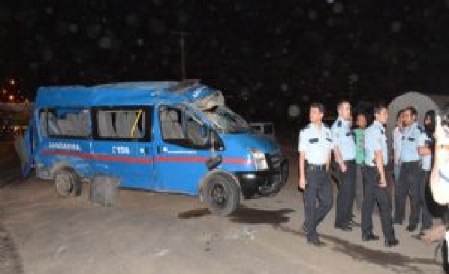 Siverek'te kaza: 5'i asker, 12 yaralı