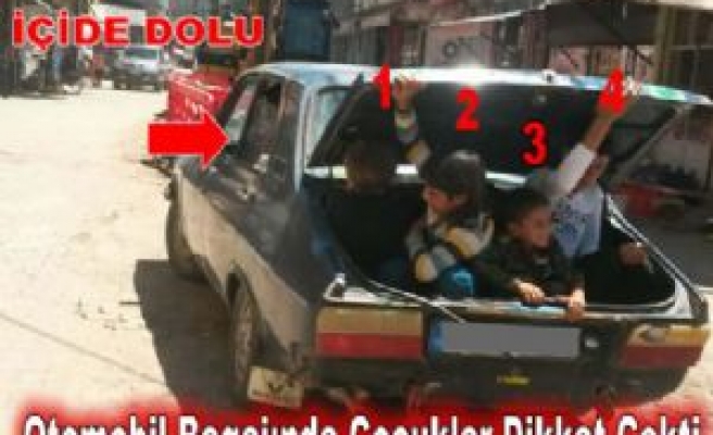 Otomobil Bagajında Çocuklar Dikkat Çekti