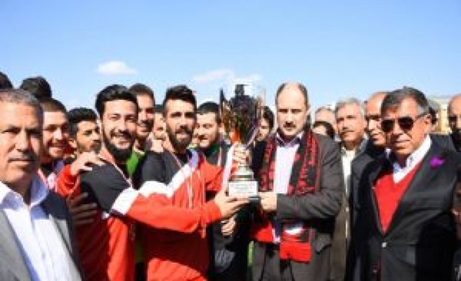Siverek Belediye Spor Şampiyonluk Kupasını Aldı 