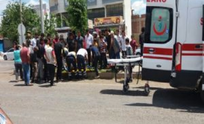 Öğrenci servisi at arabası ile çarpıştı: 1 yaralı