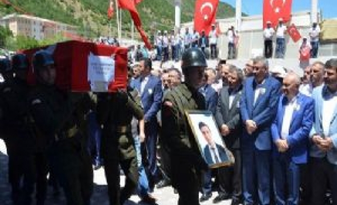 PKK tarafından katledilen öğretmen defnedildi