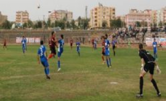 Siverek Belediyespor Kendi Evinde 3 - 1 Yenildi