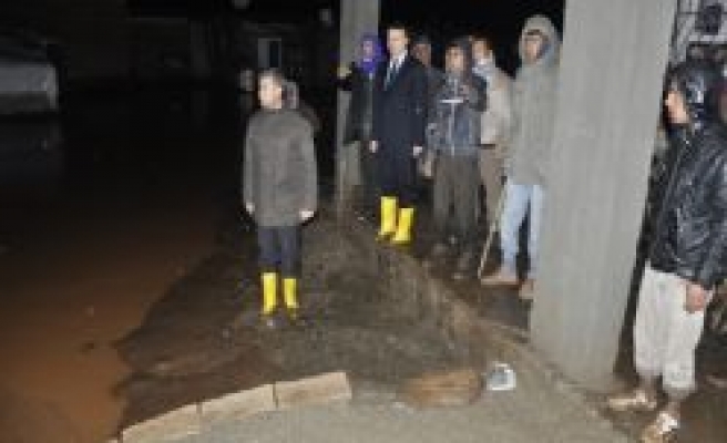 Siverek Kaymakamı Erkal; Yağış Sonrası Köylerde İncelemelerde Bulundu 
