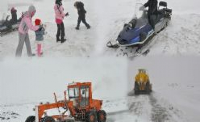  Karacadağ'da Kar Yağışı Etkili Oluyor