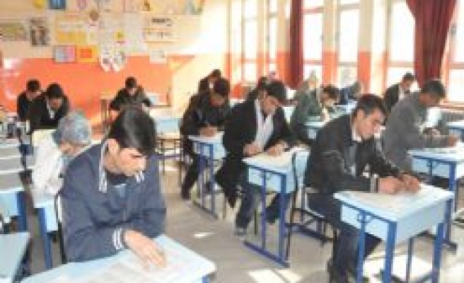 Açık Öğretim Lisesi Sınavı Yapıldı