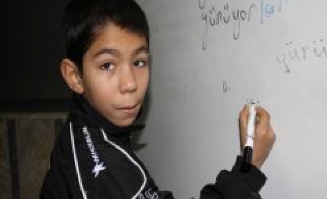 TÜRKÇE ÖĞRENİYORLAR