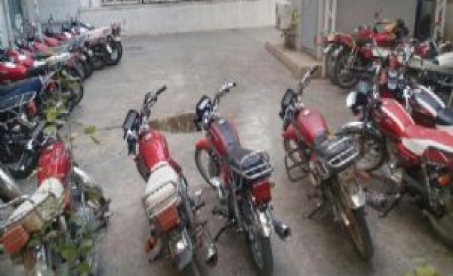 Şanlıurfa'da 76 Çalıntı Motosiklet Ele Geçti