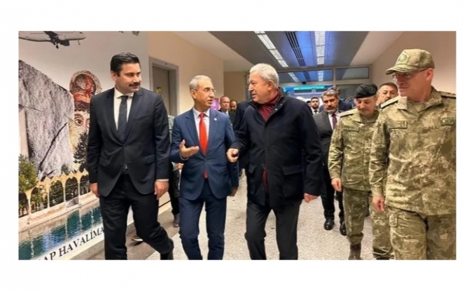 Milli Savunma Eski Bakanı Hulisi Akar Şanlıurfa'ya Geldi