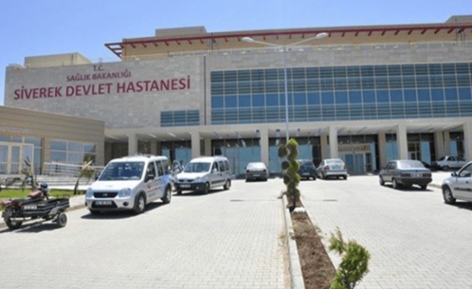 Siverek’te otomobil tarlaya devrildi