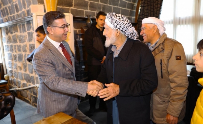 Başkan Bucak, Paşa Konağı’nda vatandaşlarla bayramlaştı