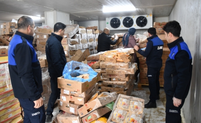 Siverek’te 50 Ton Bozuk Tavuk Ele Geçirildi