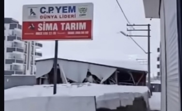 Yem Bayisinin Çatısı Çöktü