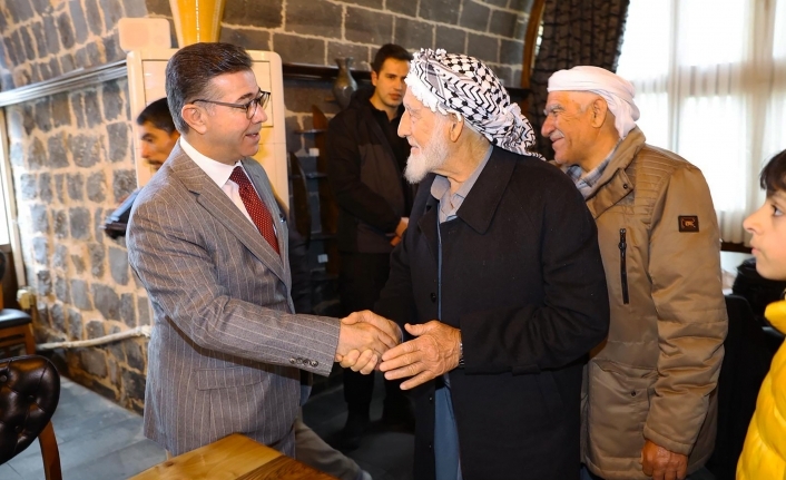 Başkan Bucak, Paşa Konağı’nda vatandaşlarla bayramlaştı