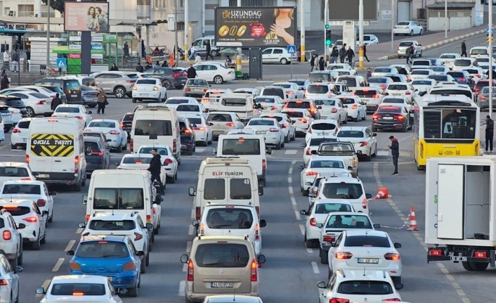 Türkiye’de manuel vites tarih oluyor! Satışlar geriledi