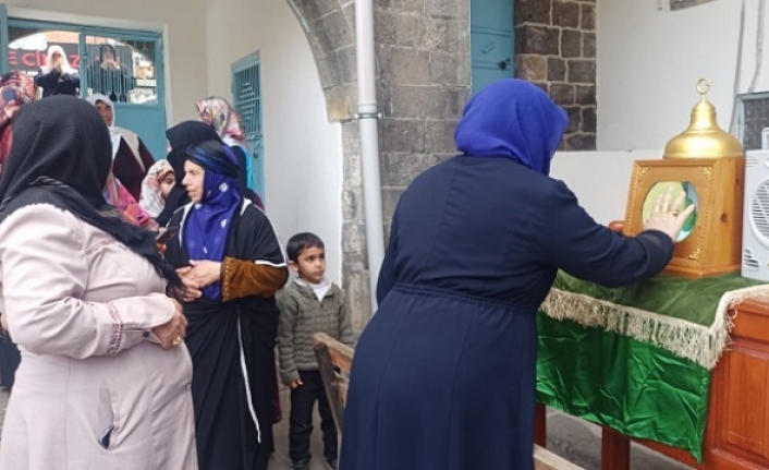 Siverek'te Sakal-ı Şerif kadınların ziyaretine açıldı