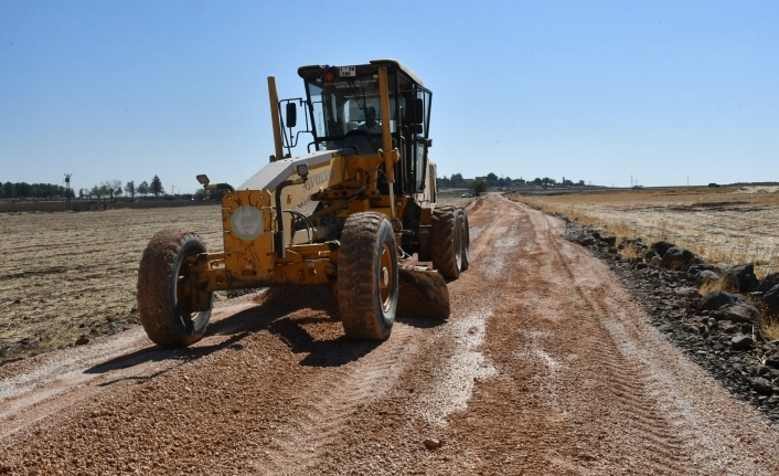 Siverek Belediyesi Kırsalda Yol Kalitesini Artırıyor