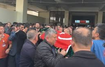 kahramanmaras_ta_okul_saldirisinda_hayatini_kaybedenlerin_cenazeleri_ailelerine_teslim_ediliyor_h7565_9b7c8